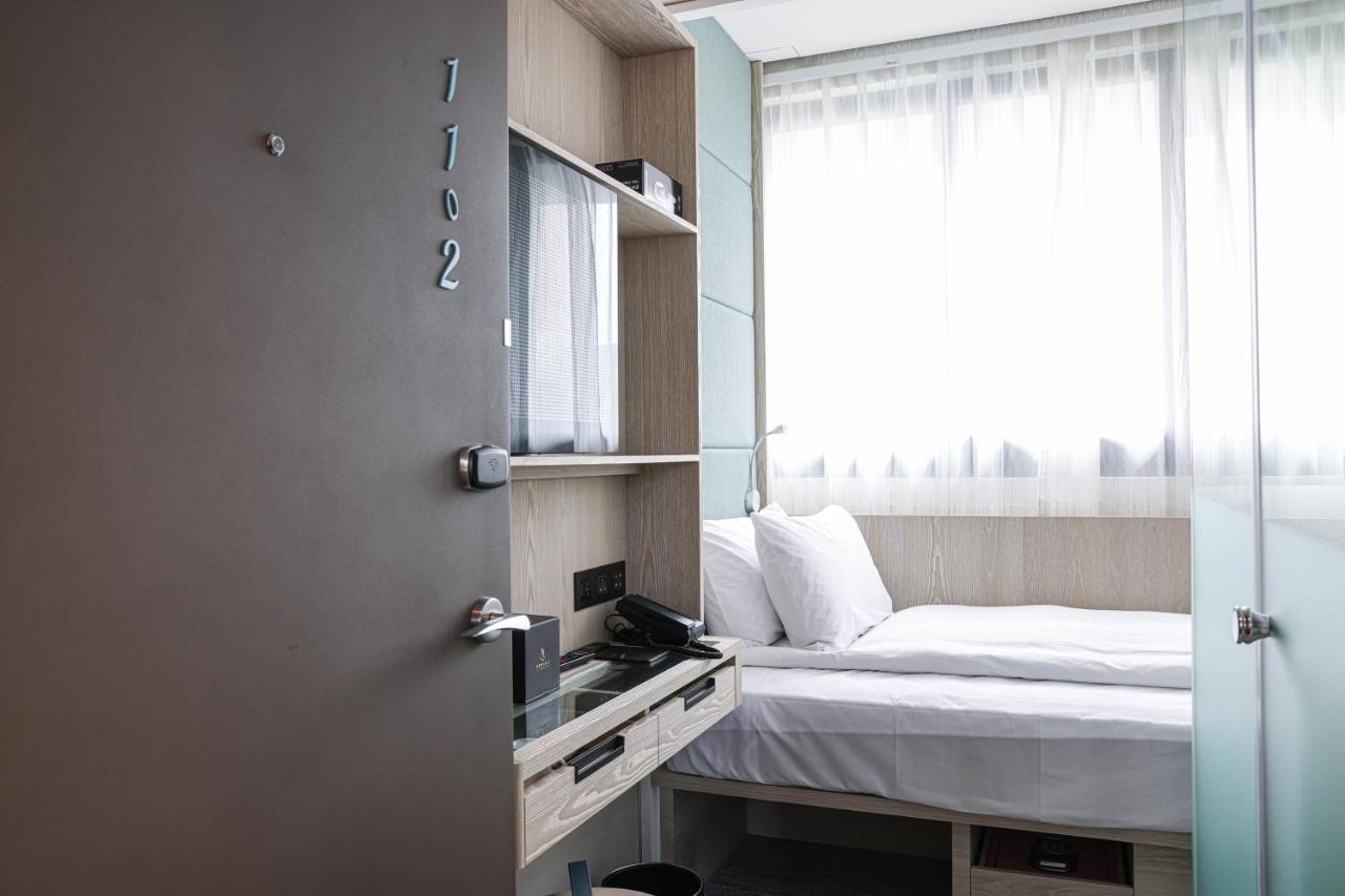 Royal Jade Boutique Hotel ไทเป ภายนอก รูปภาพ