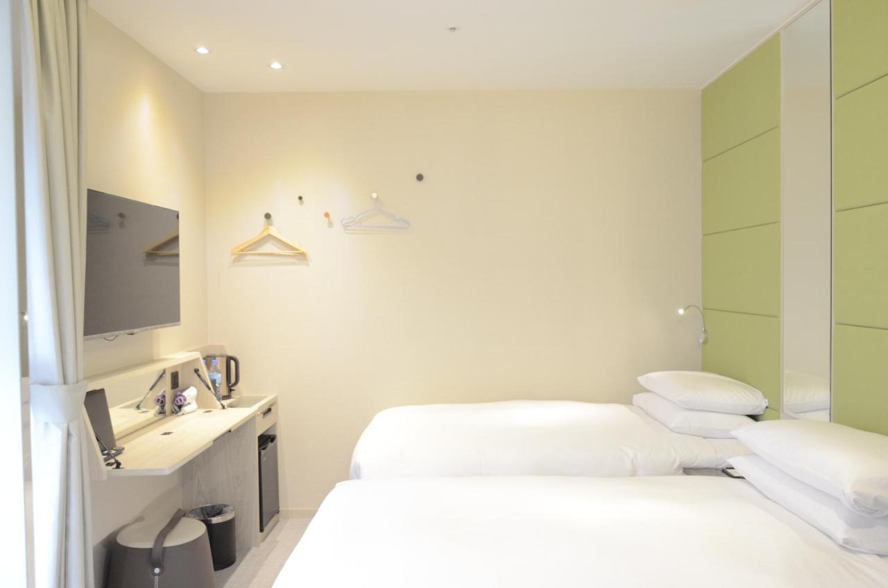 Royal Jade Boutique Hotel ไทเป ภายนอก รูปภาพ